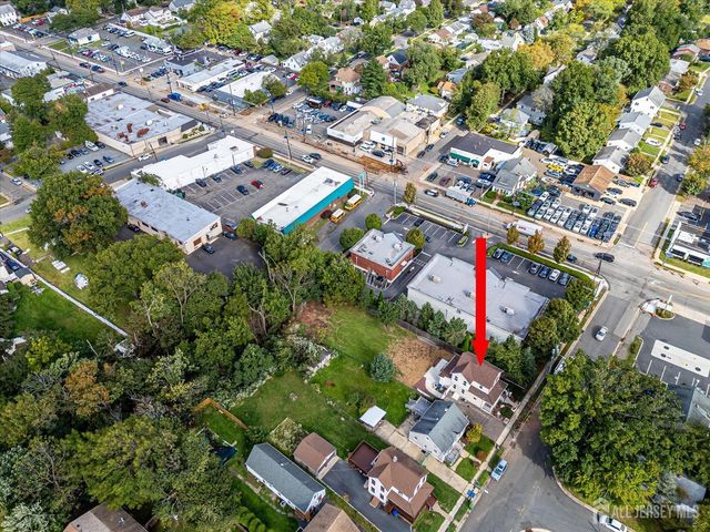 8 Fox Road, Edison, NJ 08817