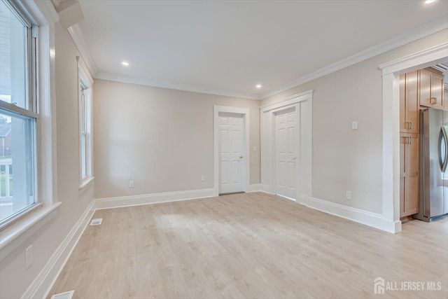 8 Fox Road, Edison, NJ 08817