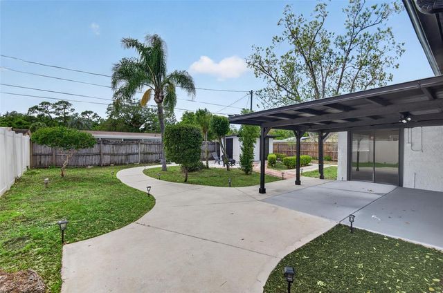 6020 CRESTHILL DRIVE, Tampa, FL 33615