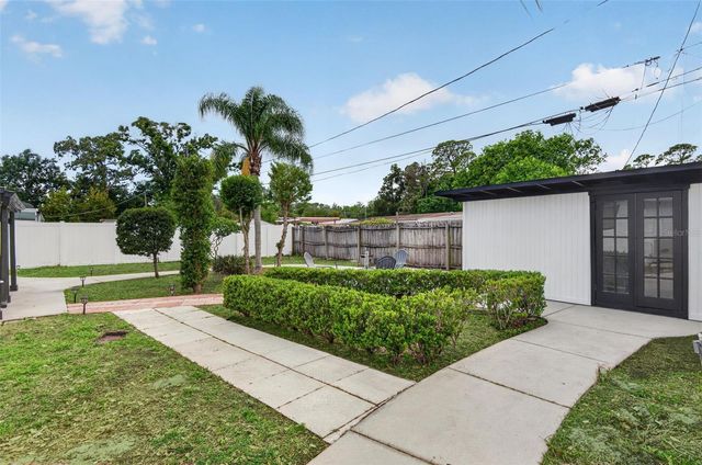 6020 CRESTHILL DRIVE, Tampa, FL 33615