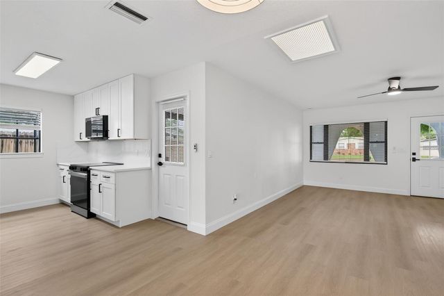 6020 CRESTHILL DRIVE, Tampa, FL 33615