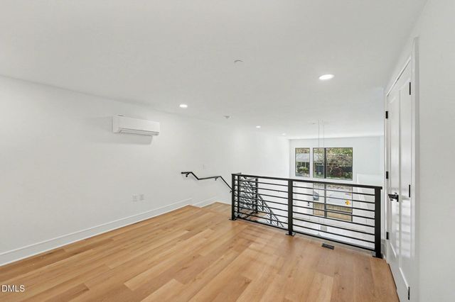 615 Daniels Street 111, Raleigh, NC 27605