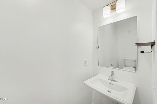 615 Daniels Street 111, Raleigh, NC 27605