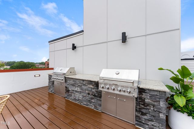 615 Daniels Street 111, Raleigh, NC 27605