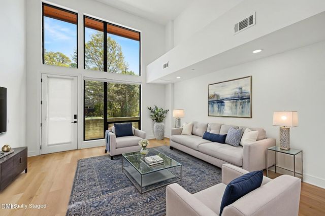 615 Daniels Street 111, Raleigh, NC 27605