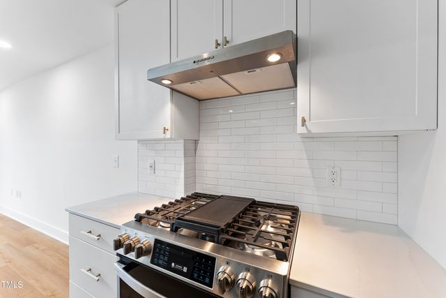 615 Daniels Street 111, Raleigh, NC 27605