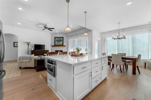 4027 E Utica Lane, Fayetteville, AR 72701