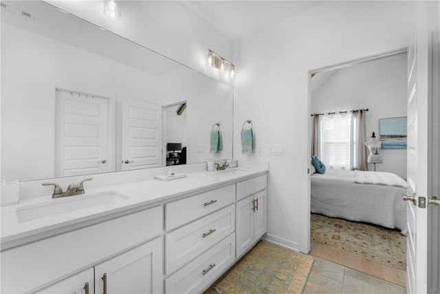 4027 E Utica Lane, Fayetteville, AR 72701