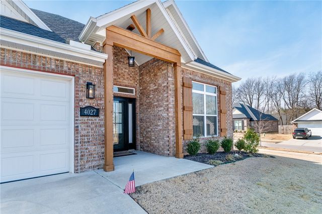 4027 E Utica Lane, Fayetteville, AR 72701