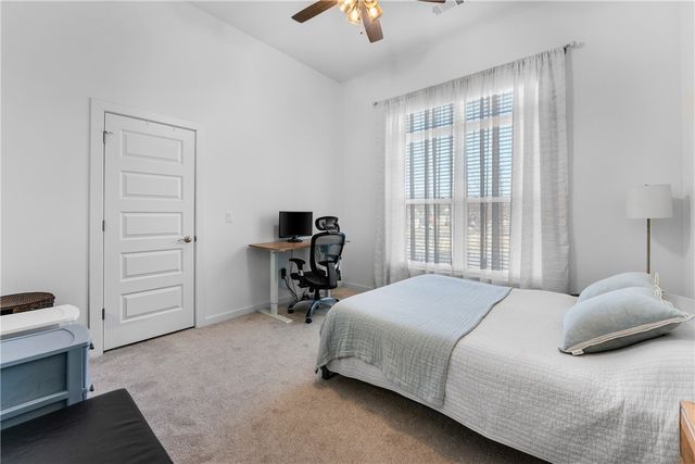 4027 E Utica Lane, Fayetteville, AR 72701