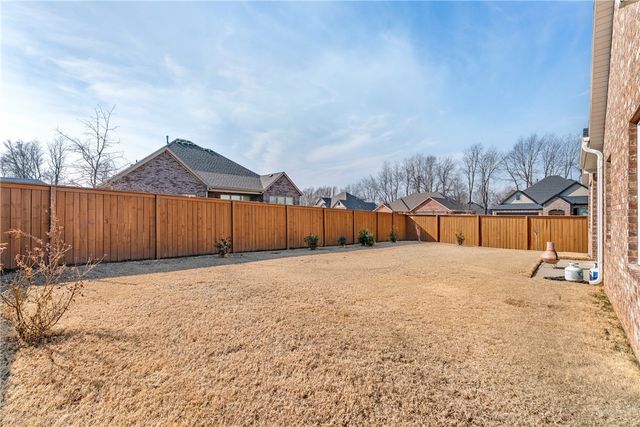 4027 E Utica Lane, Fayetteville, AR 72701