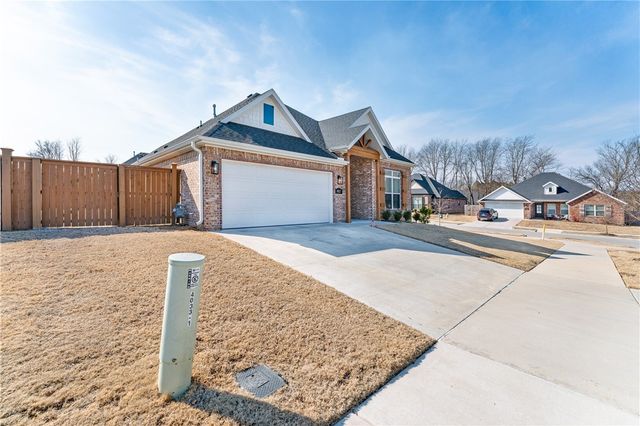 4027 E Utica Lane, Fayetteville, AR 72701