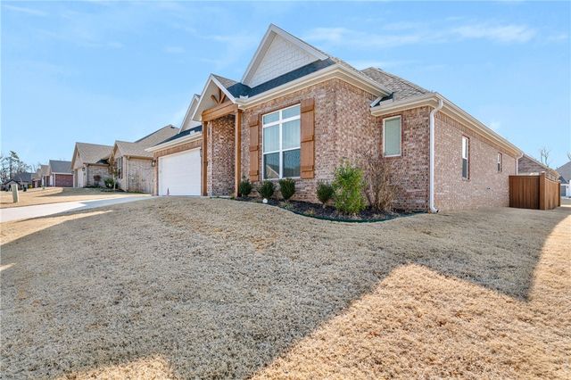 4027 E Utica Lane, Fayetteville, AR 72701