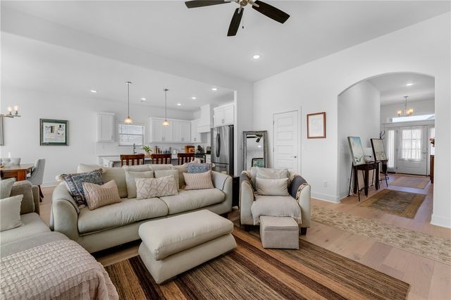 4027 E Utica Lane, Fayetteville, AR 72701