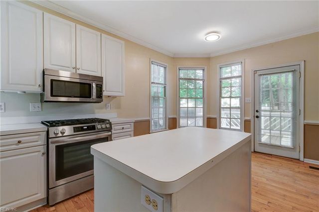 104 Kraft CT, Yorktown, VA 23693