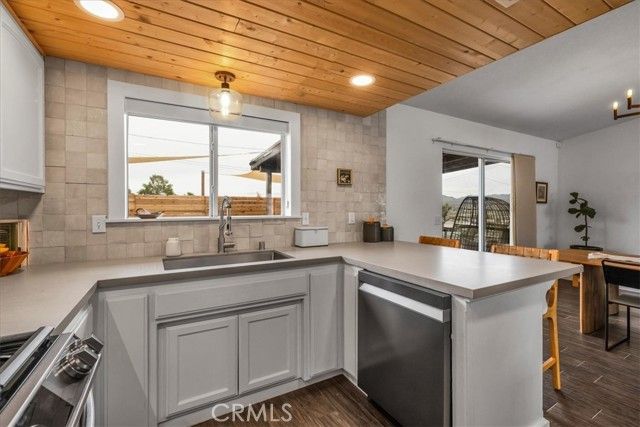 6463 Murrieta Avenue, Yucca Valley, CA 92284