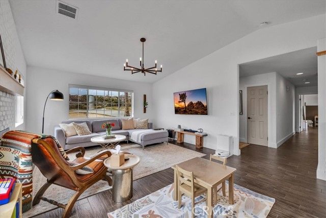 6463 Murrieta Avenue, Yucca Valley, CA 92284