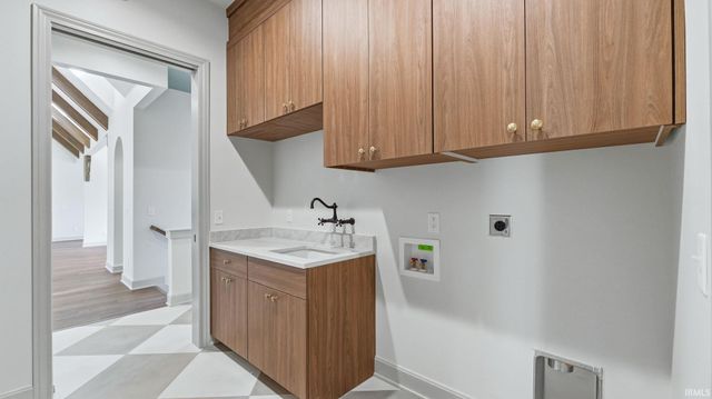 8711 Artemis Lane, Fort Wayne, IN 46825