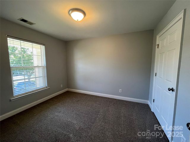 8601 Fieldcroft Drive, Charlotte, NC 28277