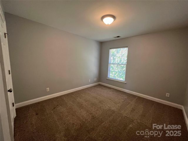 8601 Fieldcroft Drive, Charlotte, NC 28277