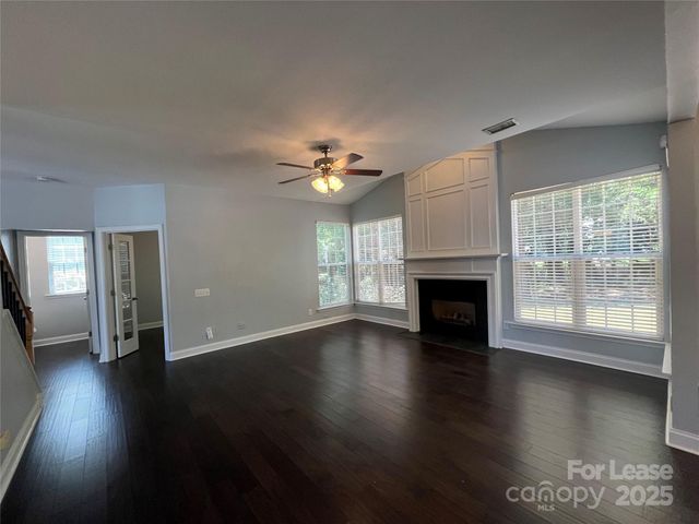 8601 Fieldcroft Drive, Charlotte, NC 28277