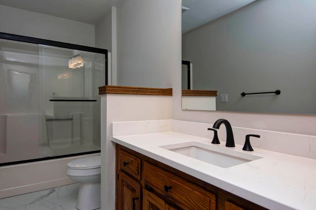 805 W Briarwood Lane, Nixa, MO 65714