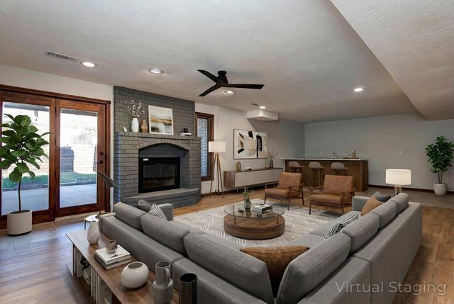 805 W Briarwood Lane, Nixa, MO 65714