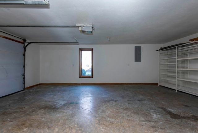 805 W Briarwood Lane, Nixa, MO 65714