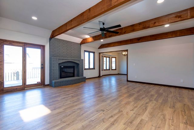 805 W Briarwood Lane, Nixa, MO 65714