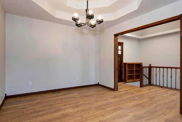 805 W Briarwood Lane, Nixa, MO 65714