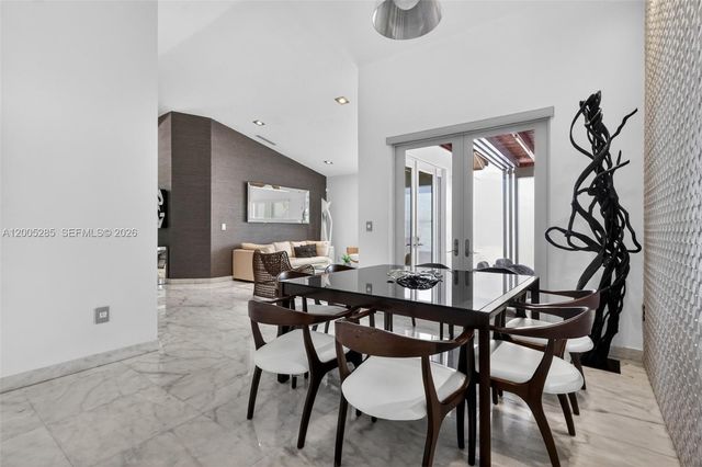 5861 NW 109th Ct, Doral, FL 33178