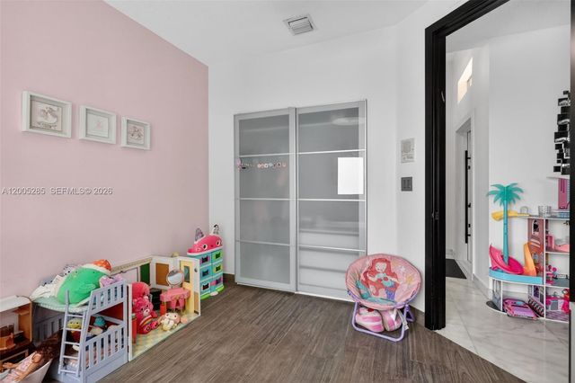 5861 NW 109th Ct, Doral, FL 33178