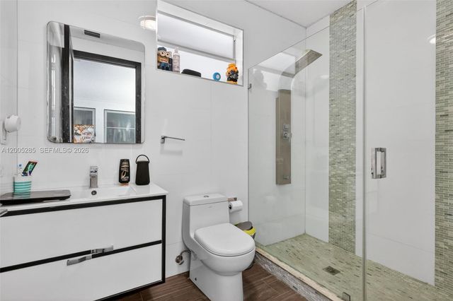 5861 NW 109th Ct, Doral, FL 33178