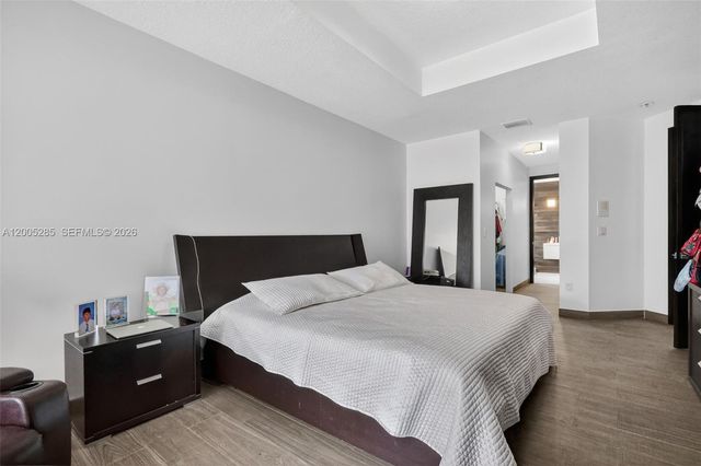 5861 NW 109th Ct, Doral, FL 33178