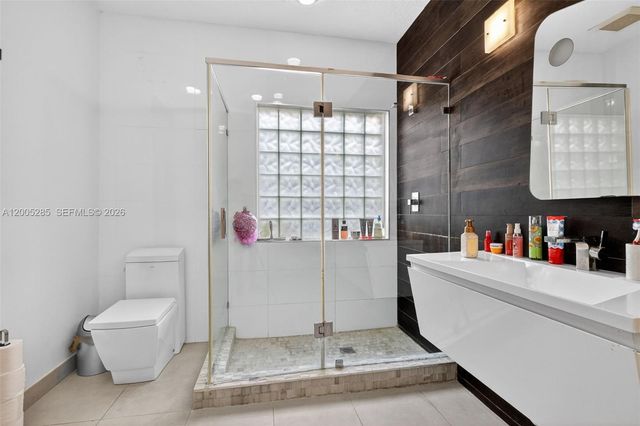 5861 NW 109th Ct, Doral, FL 33178