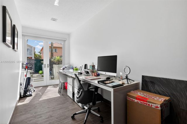 5861 NW 109th Ct, Doral, FL 33178