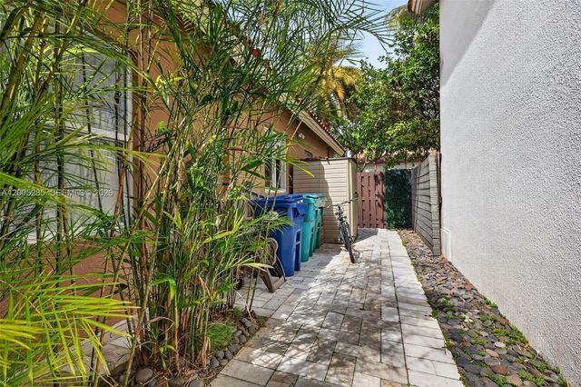 5861 NW 109th Ct, Doral, FL 33178