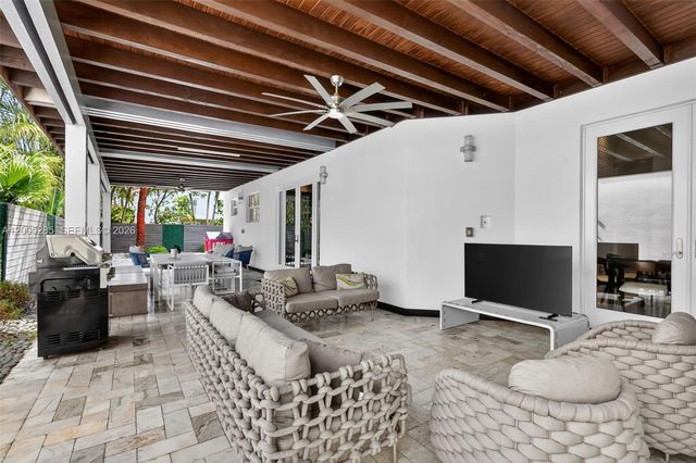 5861 NW 109th Ct, Doral, FL 33178