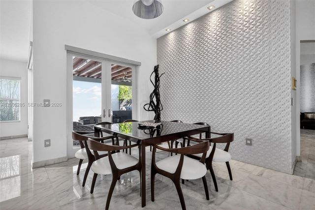 5861 NW 109th Ct, Doral, FL 33178