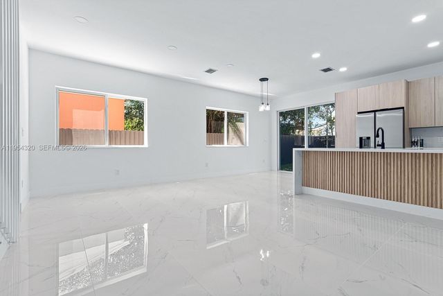 1357 NW 42nd ST 1357, Miami, FL 33142