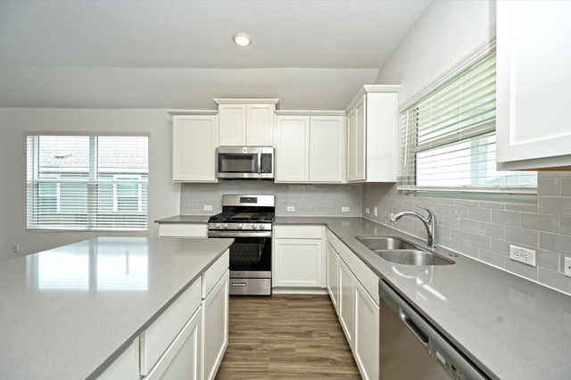 180 Madrid DR, Kyle, TX 78640