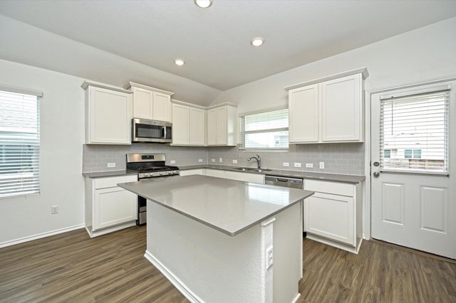 180 Madrid DR, Kyle, TX 78640