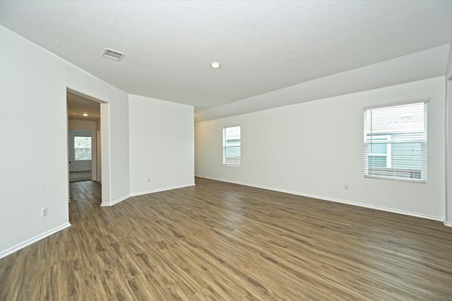 180 Madrid DR, Kyle, TX 78640