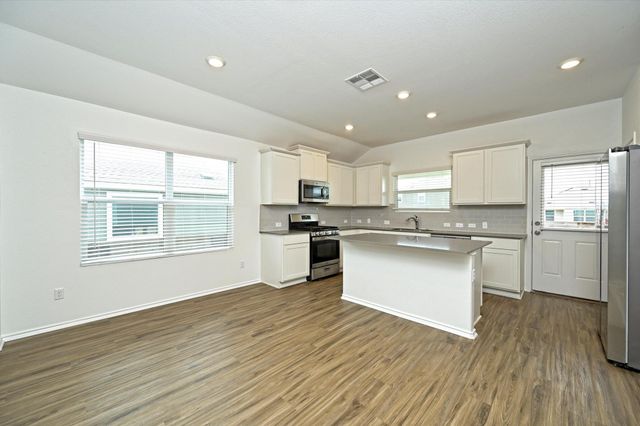 180 Madrid DR, Kyle, TX 78640