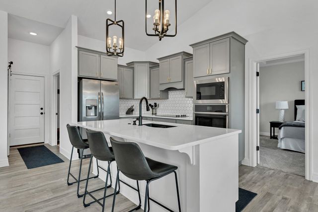 2544 N Quartz St, Andover, KS 67002