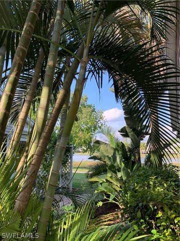 131 Bristol LN C-16, Naples, FL 34112