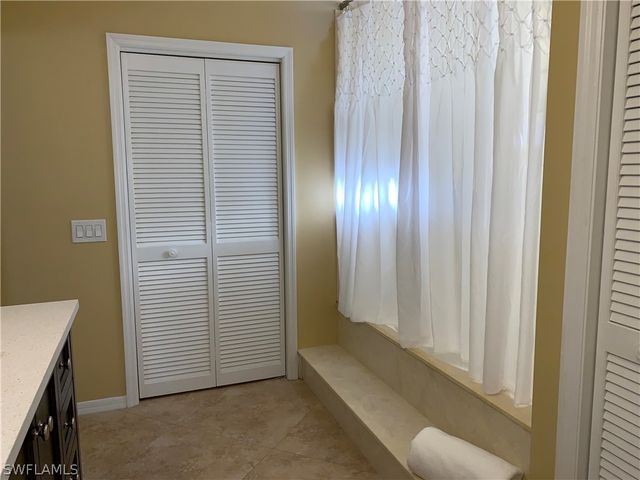 131 Bristol LN C-16, Naples, FL 34112