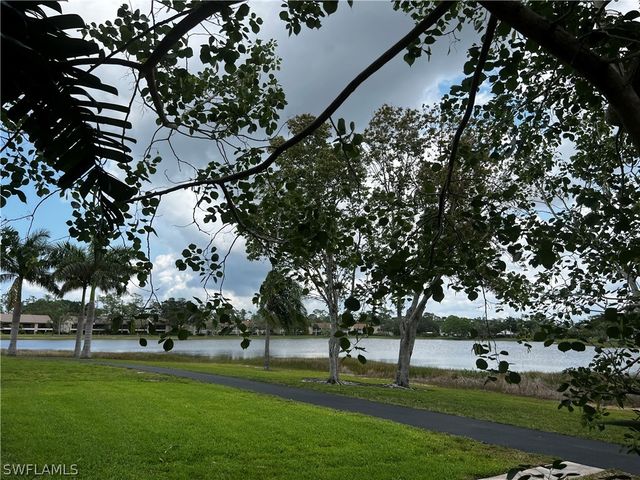 131 Bristol LN C-16, Naples, FL 34112