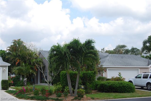 131 Bristol LN C-16, Naples, FL 34112