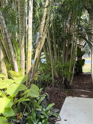 131 Bristol LN C-16, Naples, FL 34112